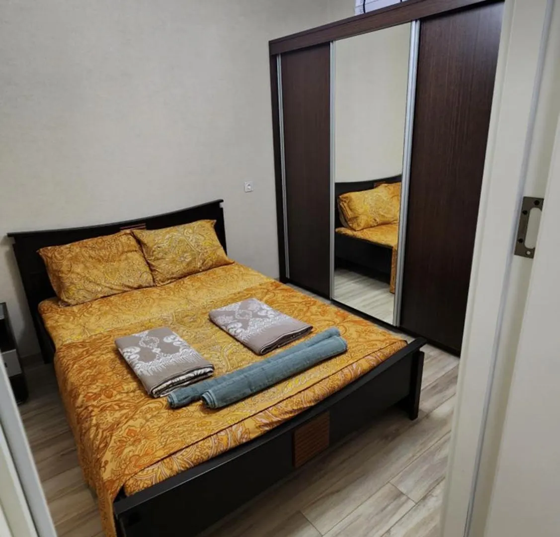 Modern City-Center Apartment With Balcony & Free Parking